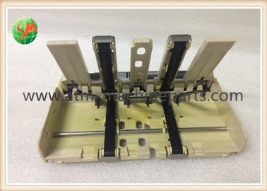 อะไหล่เครื่อง ATM ของ Wincor 2050xe Clamp พลาสติกนอก Shell 01750041881